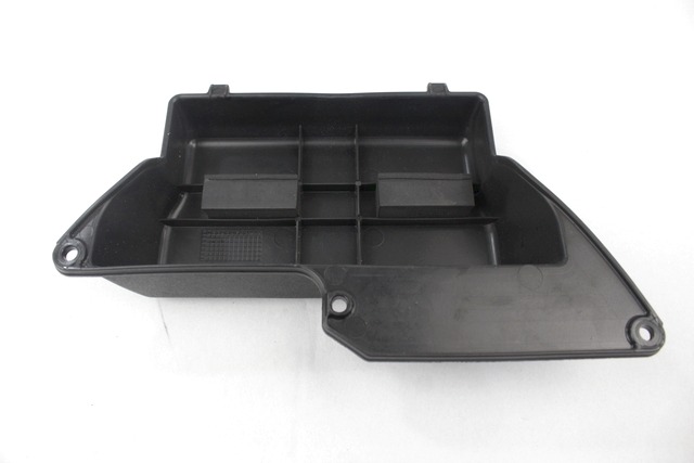 SUPPORT DE BATTERIE OEM N. 656835 PI?CES DE  D'OCCASION  MOTO PIAGGIO BEVERLY 300 I.E (2010 - 2016) D?PLACEMENT 300 cc ANN?E DE CONSTRUCTION  2015