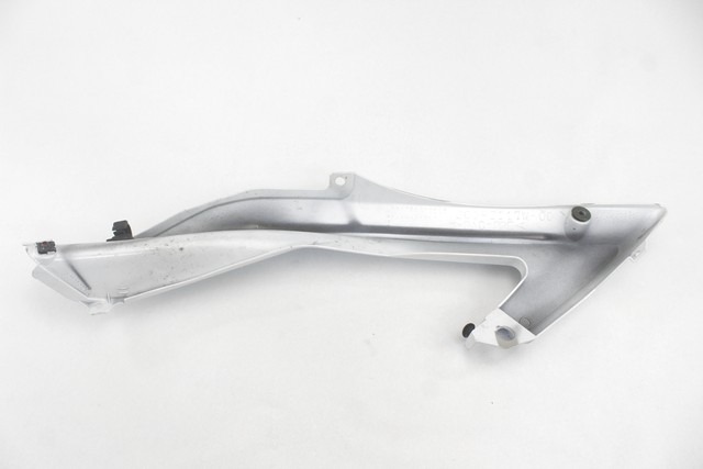 YAMAHA YZF R6 2C02117W00 FIANCHETTO SUPERIORE CARENA DESTRA RJ11 06 - 07 RIGHT SIDE UPPER COVER LEGGERI GRAFFI ATTACCO DANNEGGIATO