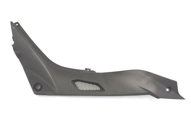 BENELLI BN 125 65602L29BA00 FIANCHETTO GRIGLIA CENTRALE DESTRA 18 - 20 RIGHT BODY PANEL