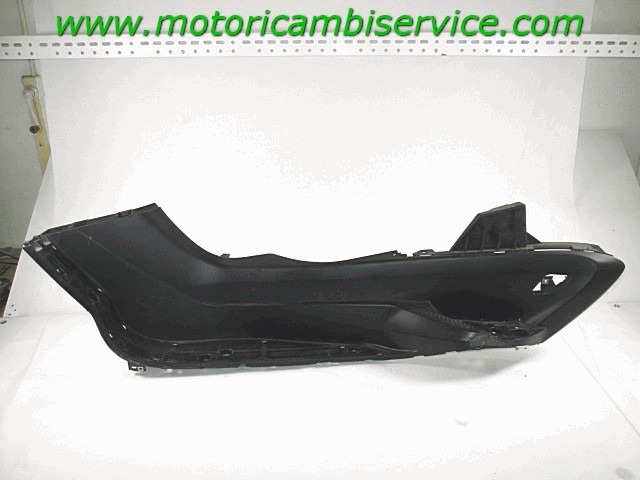 CARENAGE LATERALE OEM N. 5RU274880000 PI?CES DE  D'OCCASION  MOTO YAMAHA MAJESTY (2009 - 2014) YP400 / YP400A D?PLACEMENT 400 cc ANN?E DE CONSTRUCTION  2012