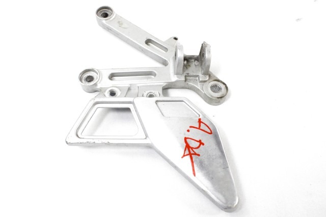 YAMAHA TZR 50 5WXF744300LK STAFFA PEDANA ANTERIORE DESTRA FRONT RIGHT FOOTREST HOLDER SEGNI DI USURA