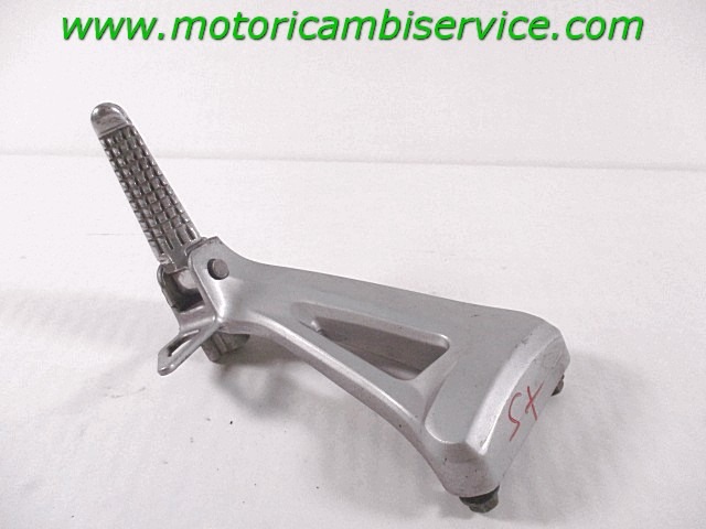 REPOSE-PIEDS AVANT OEM N. 4370019F00 PI?CES DE  D'OCCASION  MOTO SUZUKI SV 650 / SV 650 S (1999 - 2002) D?PLACEMENT 650 cc ANN?E DE CONSTRUCTION  2000