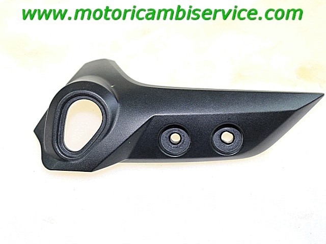 FAIRING LAT?RAL / ATTACHEMENT OEM N. 1B3231312000  PI?CES DE  D'OCCASION  MOTO YAMAHA FZ6 (2007 - 2011) D?PLACEMENT 600 cc ANN?E DE CONSTRUCTION  2011