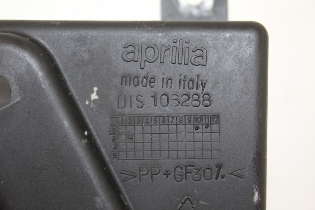 APRILIA SCARABEO 500 AP8149210 VANO BATTERIA 02 - 06 BATTERY HOLDER