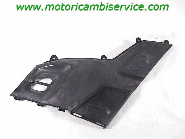 CARENAGE LATERALE OEM N. 83620 PI?CES DE  D'OCCASION  MOTO KYMCO PEOPLE S 125 / 200 (2007-2016) D?PLACEMENT 200 cc ANN?E DE CONSTRUCTION  2007