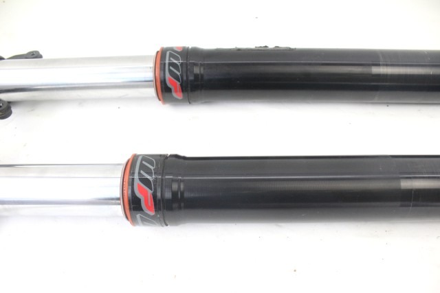 KTM 125 DUKE 94301001000 94301002000 COPPIA FORCELLA ANTERIORE 21 - 23 FRONT FORK JP121129