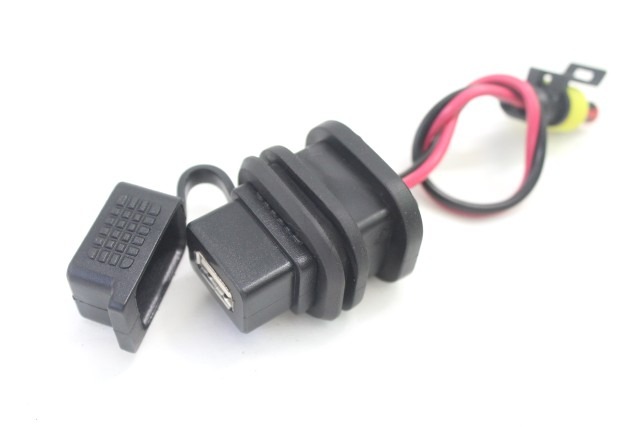 VESPA PRIMAVERA 125 1D003323 PRESA USB 21 - 24 USB SOCKET