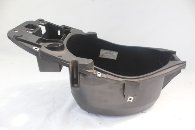 PIAGGIO ZIP 50 4T 1B005820 VASCA SOTTOSELLA PORTACASCO 18 - 20 HELMET COMPARTMENT 1B004694 1B004961