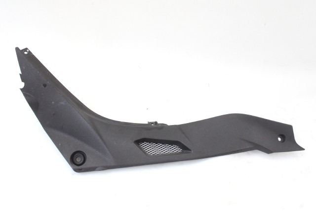 BENELLI BN 125 65602L29BA00 FIANCHETTO GRIGLIA CENTRALE DESTRA  21 - 24 RIGHT BODY PANEL