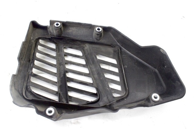 PIAGGIO MEDLEY 125 1A006626 GRIGLIA RADIATORE 16 - 19 RADIATOR COVER 1A002787 1A006150