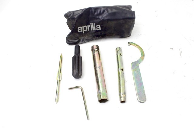 APRILIA SCARABEO 200 ATTREZZI IN DOTAZIONE 01 - 04 TOOL KIT