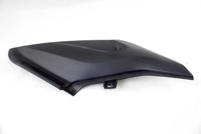 TRIUMPH TRIDENT 660 T2313232 COVER FIANCHETTO DESTRA 21 - 24 RIGHT SIDE PANEL ATTACCO DANNEGGIATO