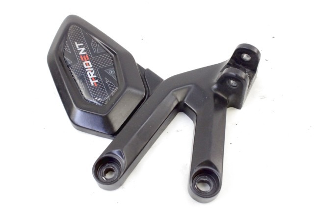 TRIUMPH TRIDENT 660 T1076601 STAFFA PEDANA ANTERIORE SINISTRA 21 - 24 FRONT LEFT FOOTREST HOLDER