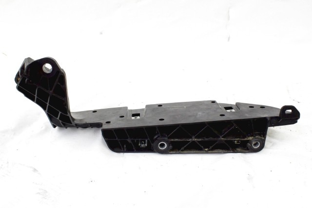 BMW C 400 X 46638566930 SUPPORTO PEDANA DESTRA K09 18 - 24 RIGHT FOOTBOARD BRACKET ATTACCO DANNEGGIATO