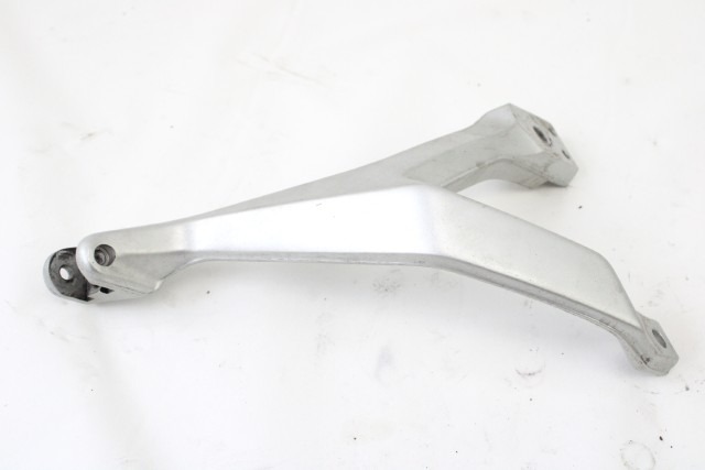 DUCATI PANIGALE V2 82411892BA STAFFA PEDANA POSTERIORE DESTRA 20 - 24 REAR RIGHT FOOTREST HOLDER 82411891AA 82411891BA 