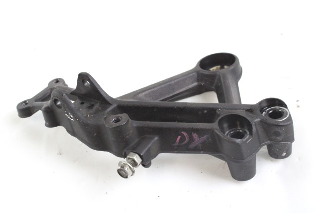 KTM 125 DUKE 93003039000 STAFFA PEDANA ANTERIORE DESTRA 21 - 23 FRONT RIGHT FOOTREST HOLDER