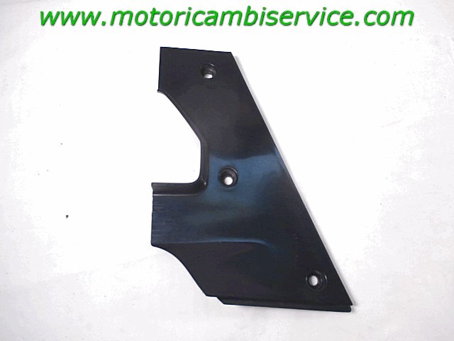 FAIRING LAT?RAL / ATTACHEMENT OEM N. 9446133E00 PI?CES DE  D'OCCASION  MOTO SUZUKI GSX R 600 (1997-2000) D?PLACEMENT 600 cc ANN?E DE CONSTRUCTION  1999