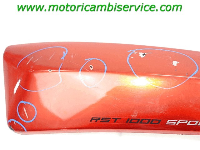 FAIRING LAT?RAL / ATTACHEMENT OEM N. AP8158190 PI?CES DE  D'OCCASION  MOTO APRILIA RST 1000 FUTURA ( 2001 - 2004 ) D?PLACEMENT 1000 cc ANN?E DE CONSTRUCTION  2001