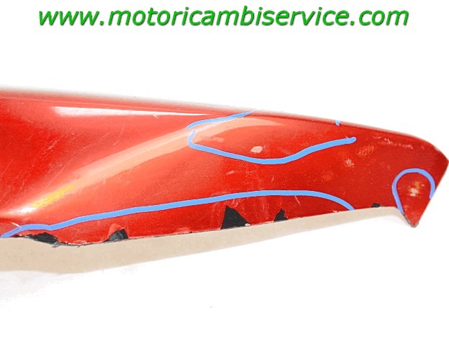 FAIRING LAT?RAL / ATTACHEMENT OEM N. AP8158190 PI?CES DE  D'OCCASION  MOTO APRILIA RST 1000 FUTURA ( 2001 - 2004 ) D?PLACEMENT 1000 cc ANN?E DE CONSTRUCTION  2001