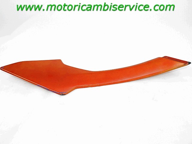 FAIRING LAT?RAL / ATTACHEMENT OEM N. AP8158213  PI?CES DE  D'OCCASION  MOTO APRILIA RST 1000 FUTURA ( 2001 - 2004 ) D?PLACEMENT 1000 cc ANN?E DE CONSTRUCTION  2001