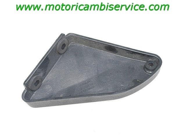 FAIRING LAT?RAL / ATTACHEMENT OEM N. 46637687691 PI?CES DE  D'OCCASION  MOTO BMW K72 F 800 GS (2006 - 2017) D?PLACEMENT 800 cc ANN?E DE CONSTRUCTION  2009